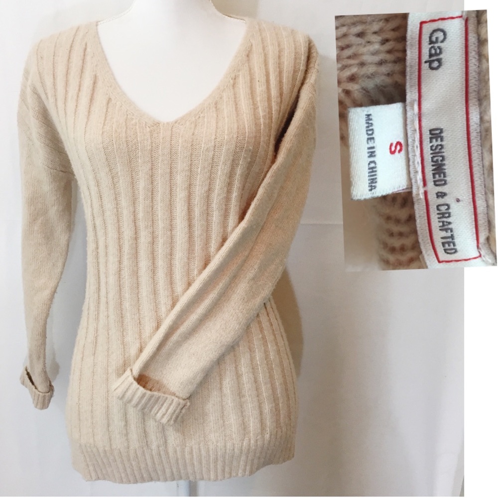 Gap sweater☀️